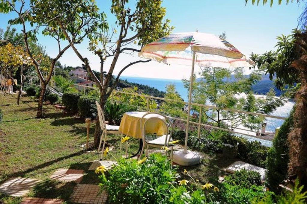 Apartments And Rooms With Parking Space Rabac, Labin - 12368 Eksteriør billede