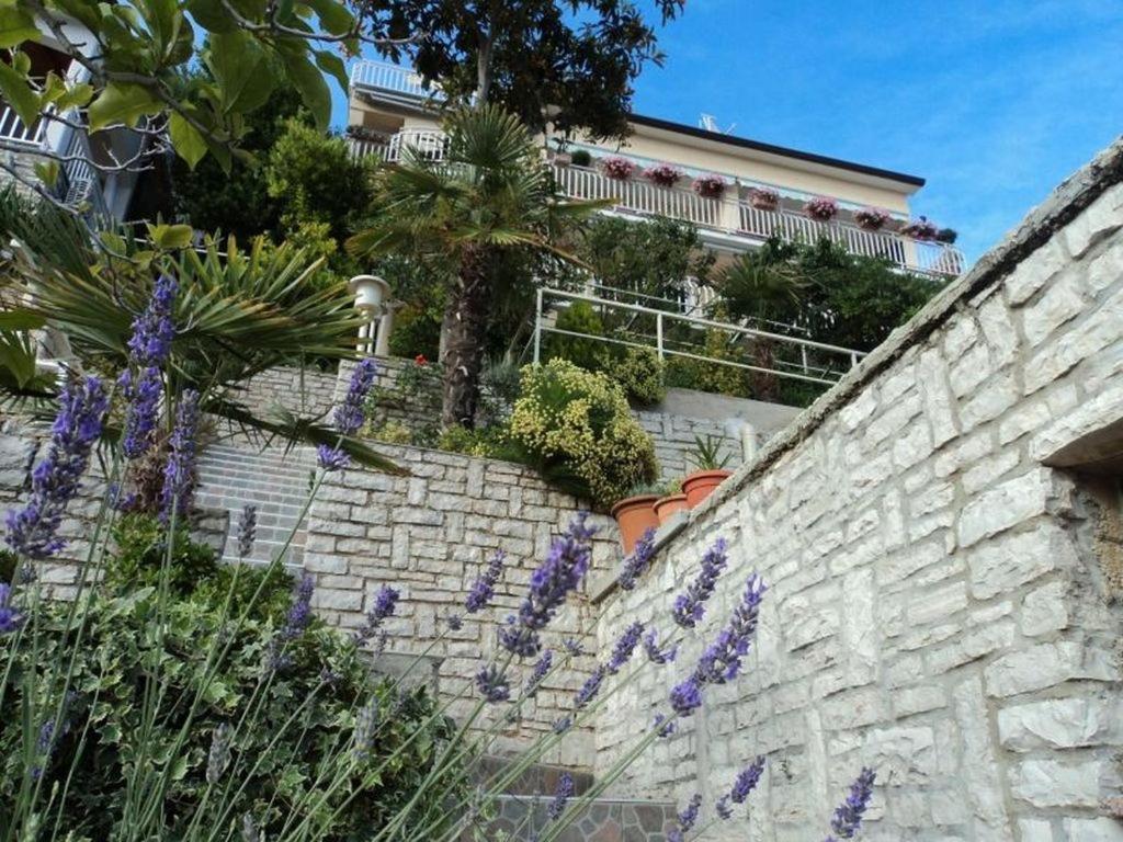 Apartments And Rooms With Parking Space Rabac, Labin - 12368 Eksteriør billede